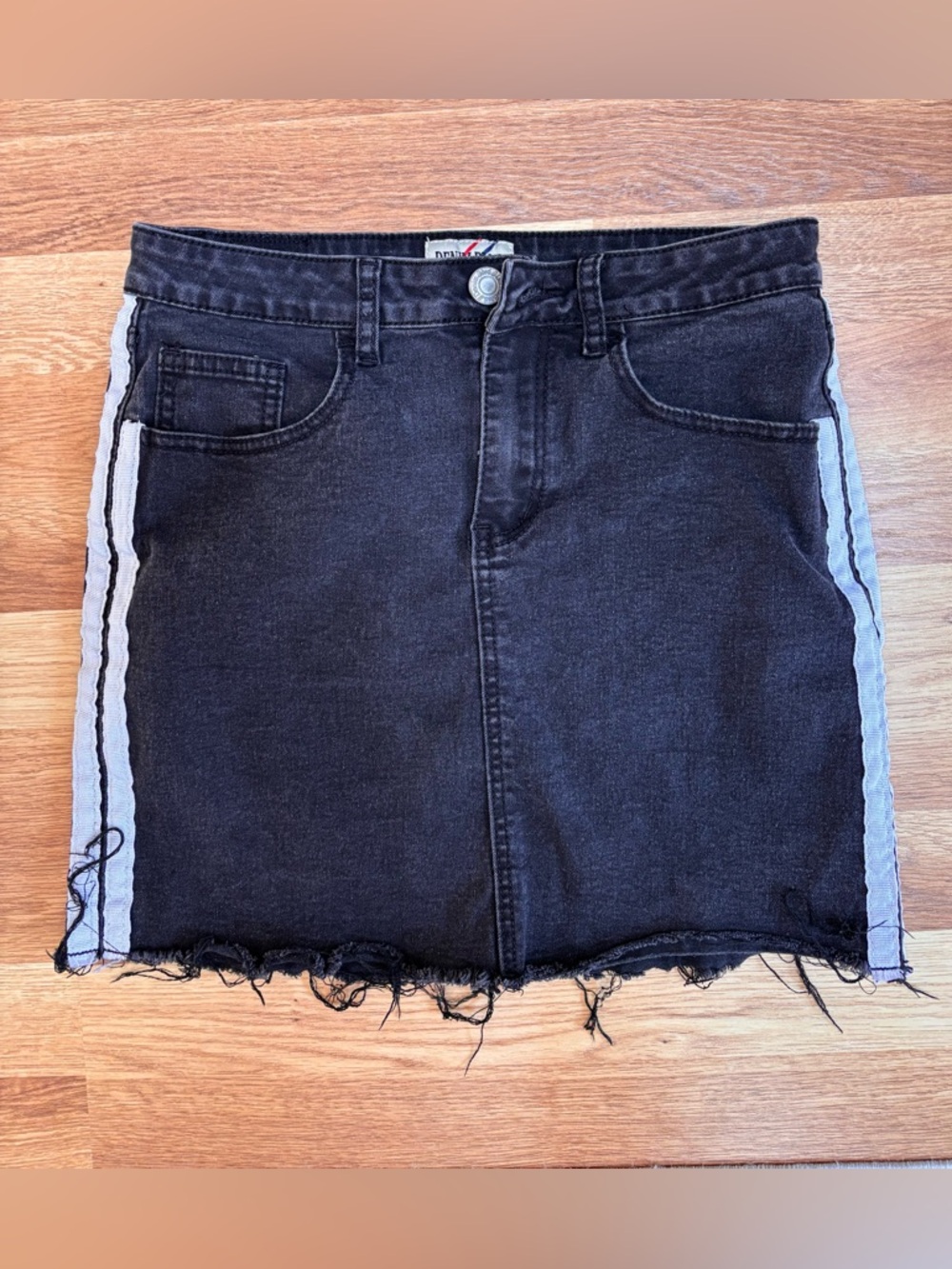 Denim Blvd Los Angeles Black Denim Skirt White Side Stripes Raw Hem Size Medium